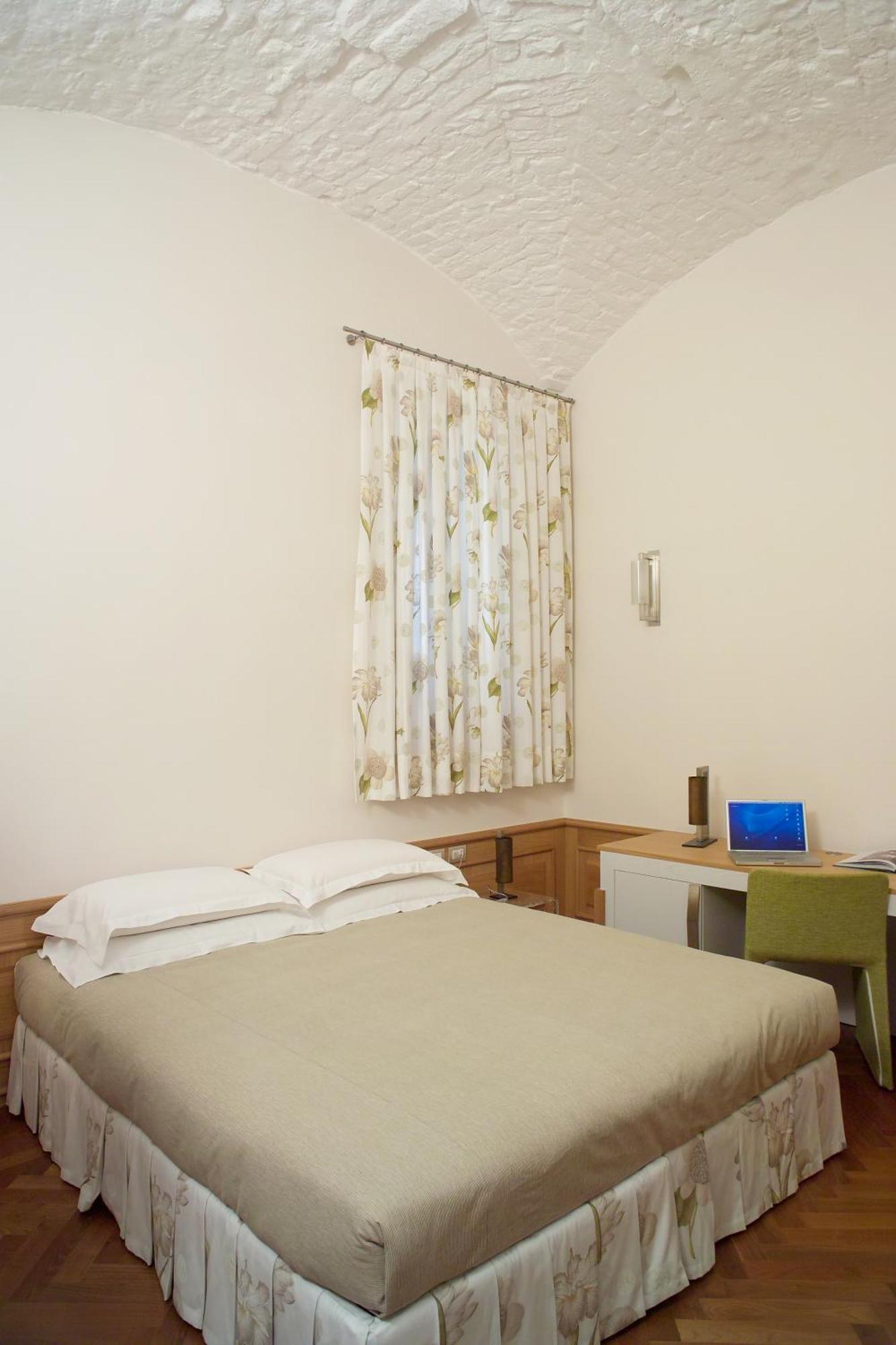 Hotel Santa Rosa Relais 4*